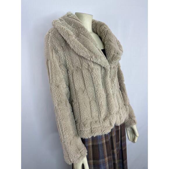 True Grit Dry Goods faux Fur Coat shawl collar and hook closing size Large - Picture 4 of 13